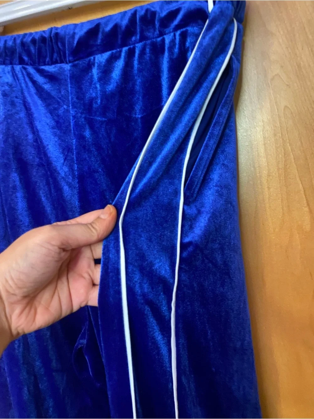F21 Royal Blue Velvet/Velour Jogger Track Pants w Pockets & White Piping Size L